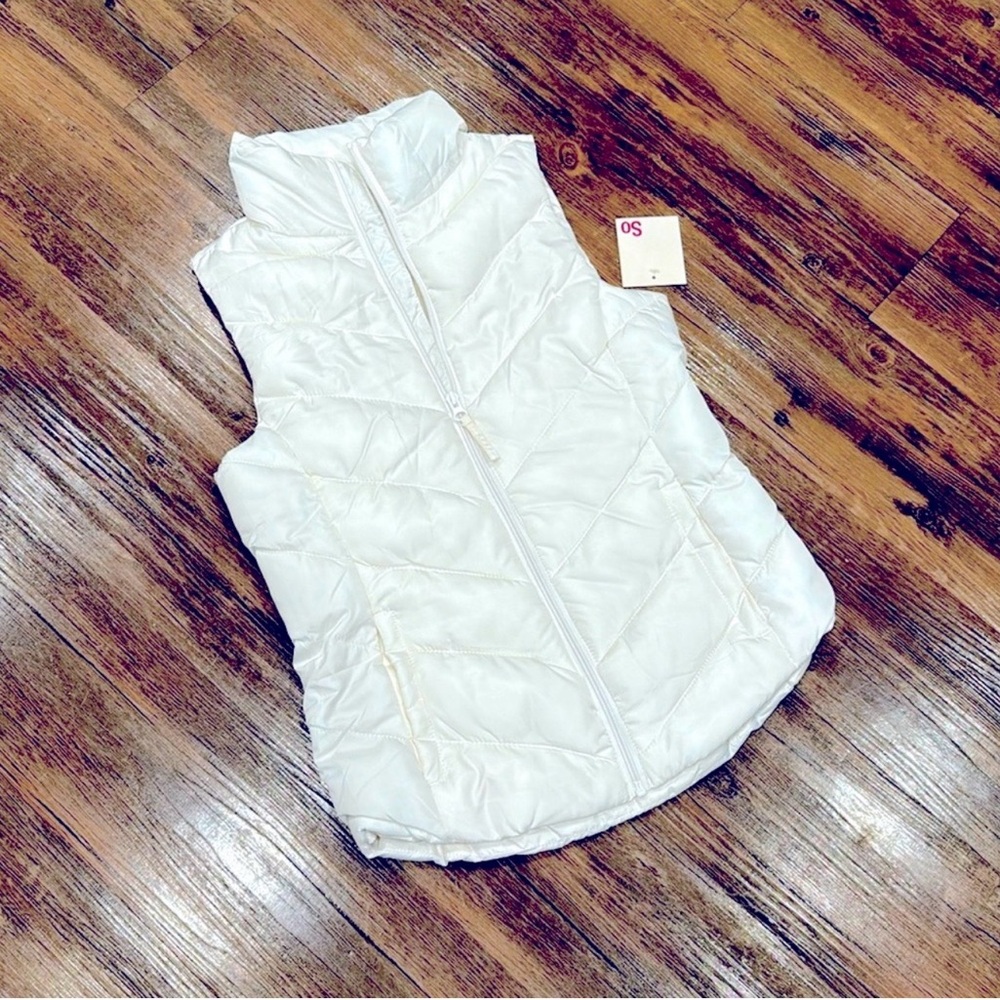 SO White Quilted Puffer Vest – Small (NWT)